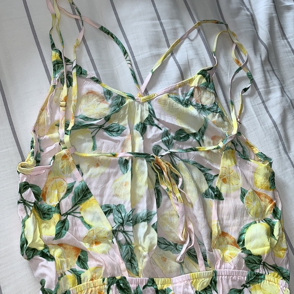 Small Forever 21 lemon 🍋 print romper beach coverup - Picture 6 of 7